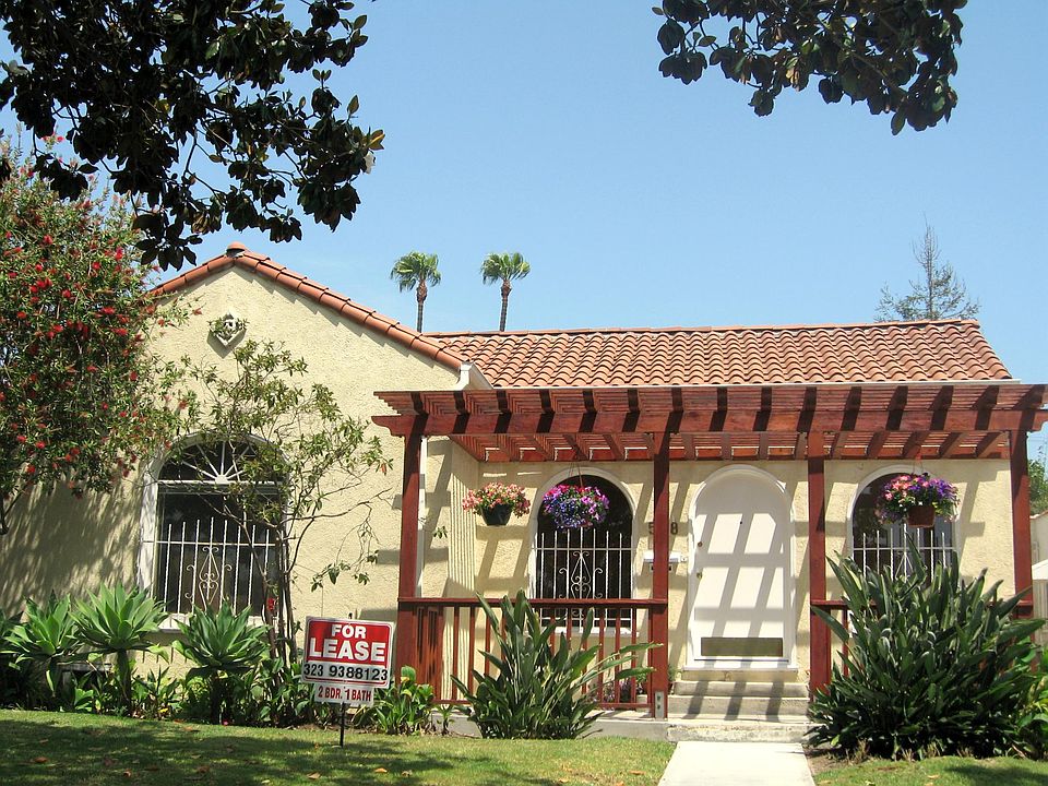 1st image of 538 N Poinsettia Pl