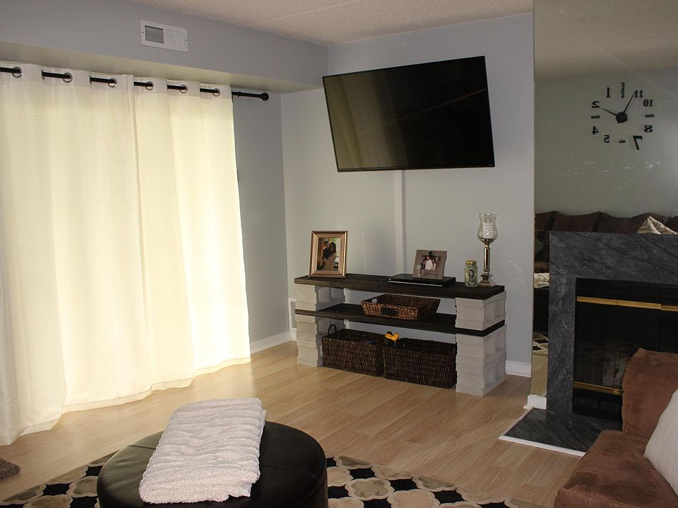 1st image of 407 Shawmont Ave APT A