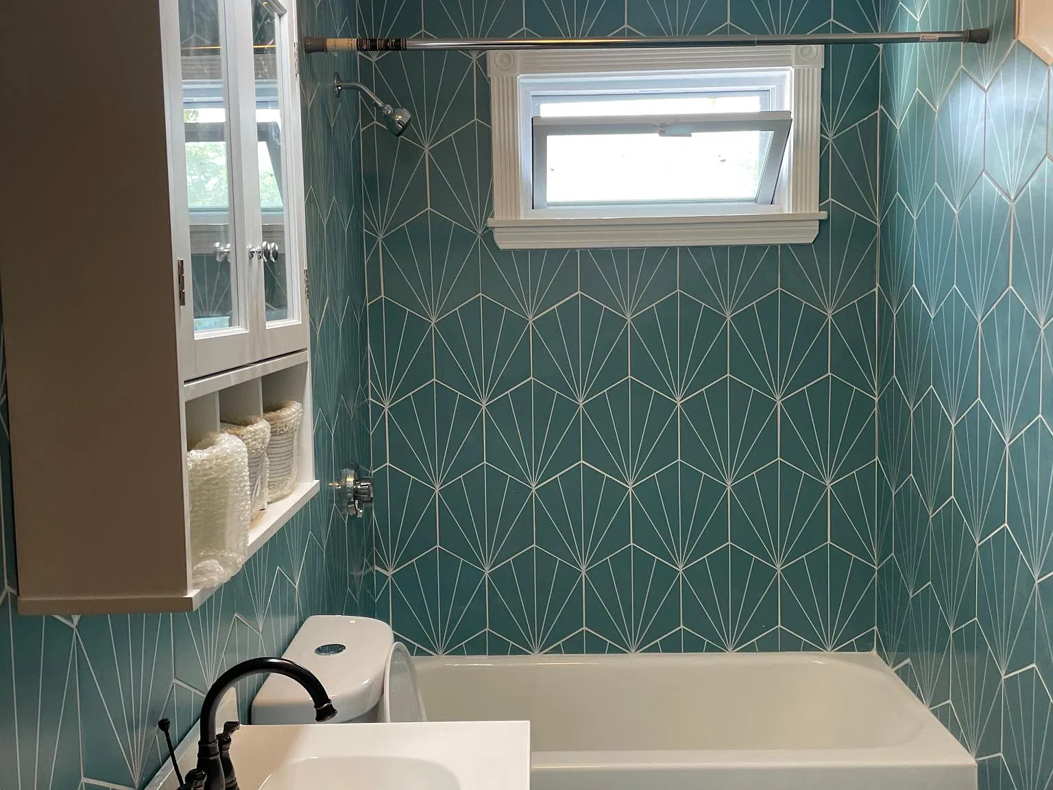 2 bed, 750 sqft, $2,200 — Photo 1