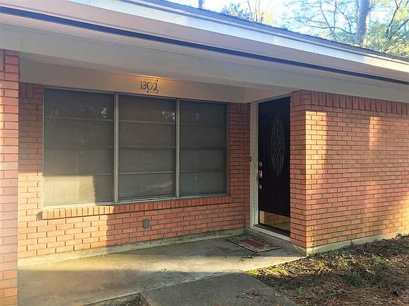 5th image of 1302 Woodland Park Ave