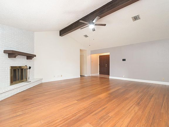 3rd image of 8346 Thorncliff Dr