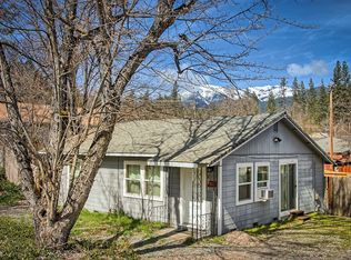 31 Sam Lee Dr, Weaverville, CA 96093