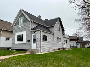 1421 Columbus St, Manitowoc, WI 54220