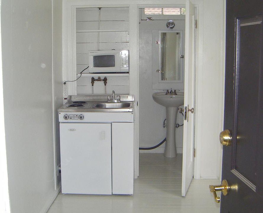 2nd image of 1208 N 7th St APT 9)