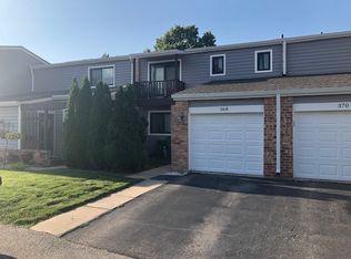 368 Honey Locust Dr, Wheeling, IL
