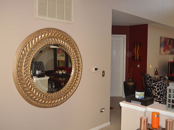 3rd image of 1181 Hawthorne Ln #1181