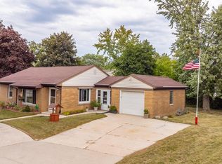 3603 Lakeshore Rd, Sheboygan, WI 53083