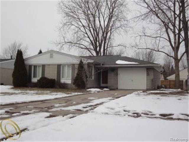 1st image of 42052 Arthur St