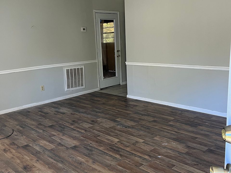 2nd image of 3303 Aristedes Rd