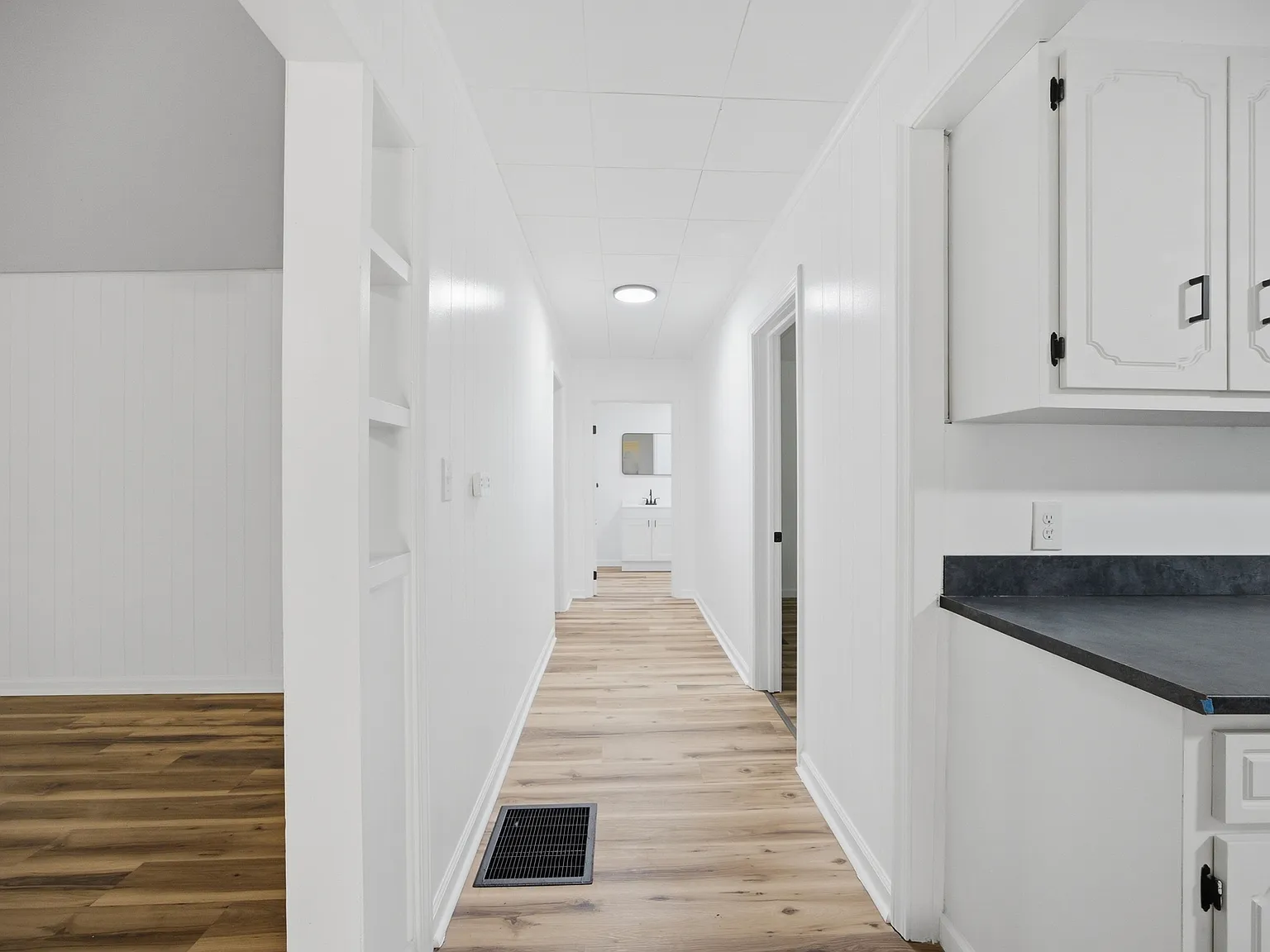 3 bed, 1127 sqft, $1,650 — Photo 3