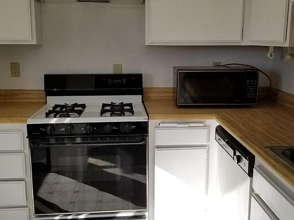 2nd image of 515 N Jackson St APT 308