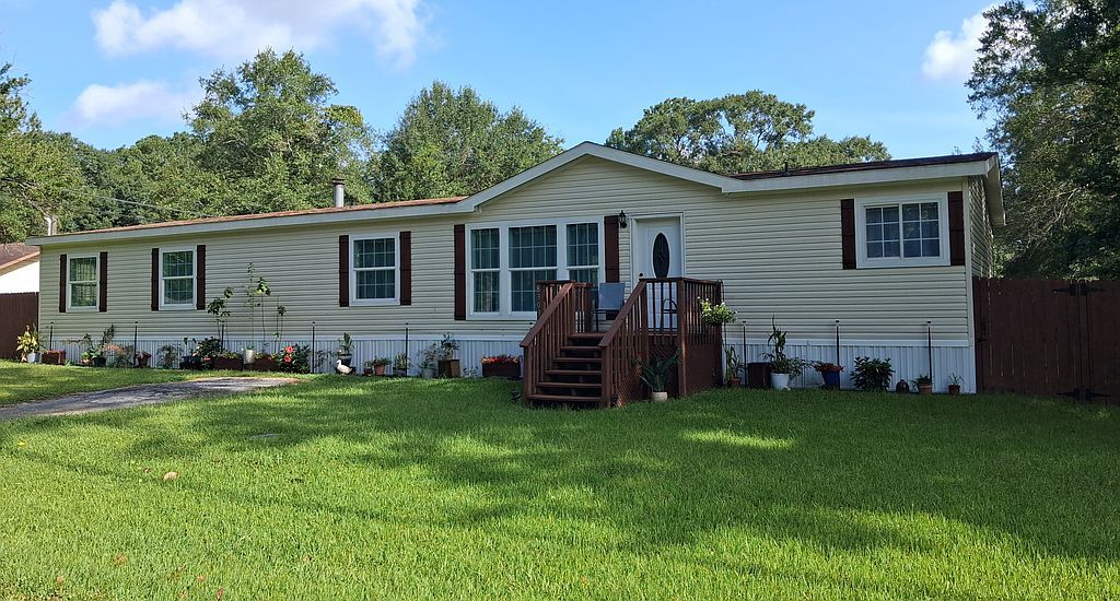 8303 Ash St - Property Image