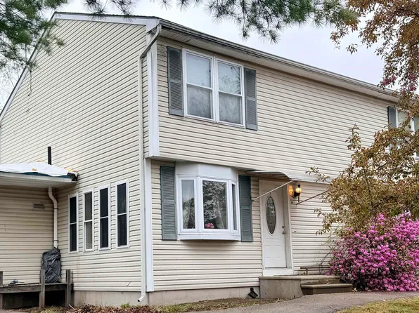 3 Kerri Lane #A, Hooksett, NH 03106