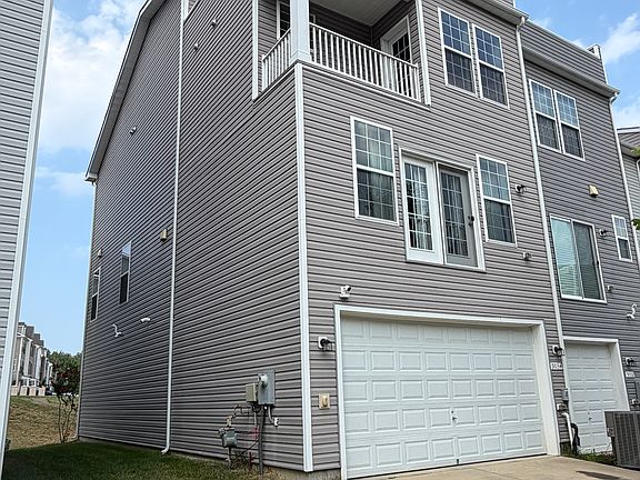 4th image of 9034 Fox Stream Way