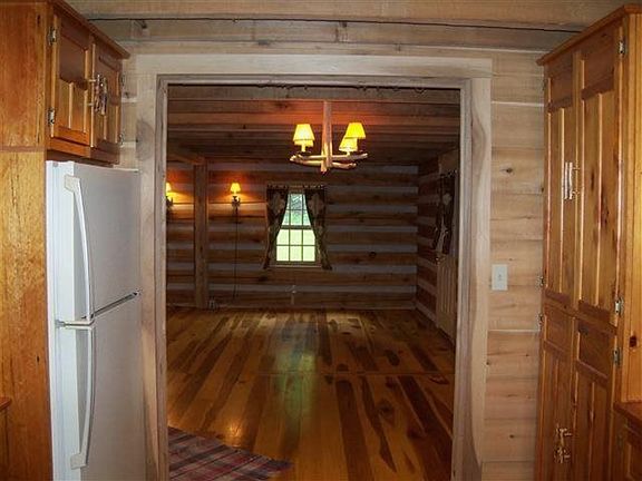 4th image of 307 Vine School Dr