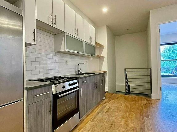 2nd image of 472 Lafayette Ave #1F