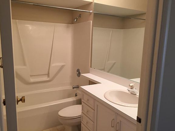5th image of 248 Otterbein Dr APT P