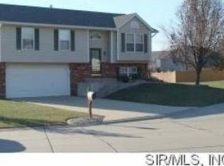 132 Ridge Dr, Maryville, IL 62062