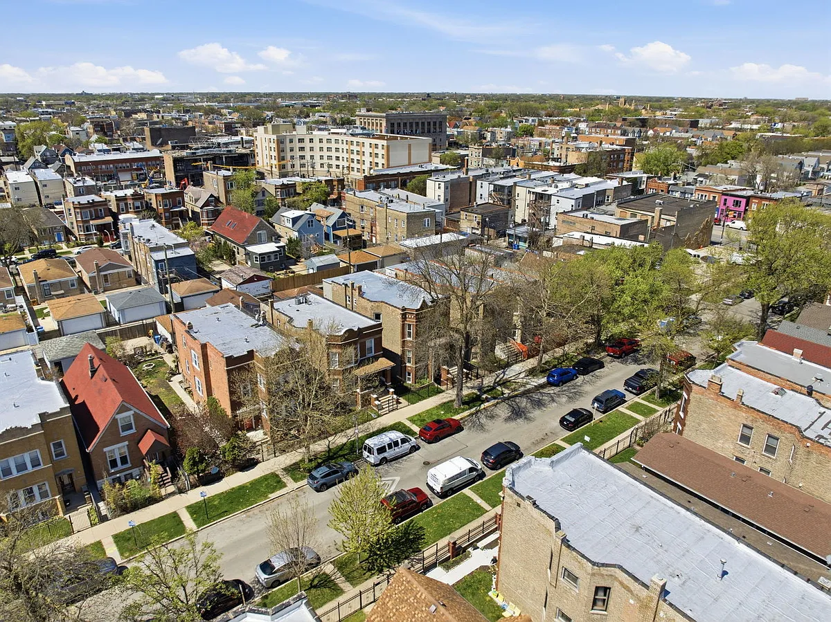Building Photo - 1526 N Springfield Ave #2