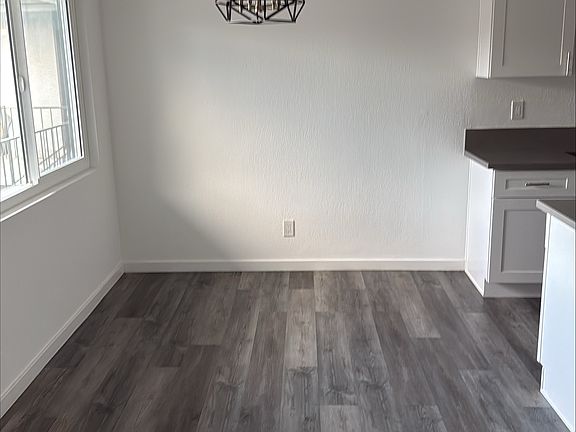 3rd image of 326 W Queen St #13