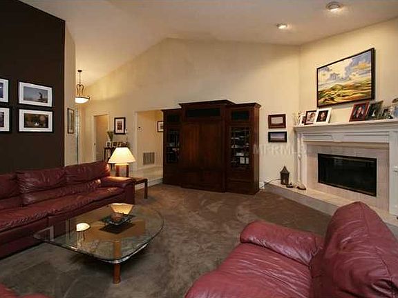4th image of 9212 Country Bay Ct