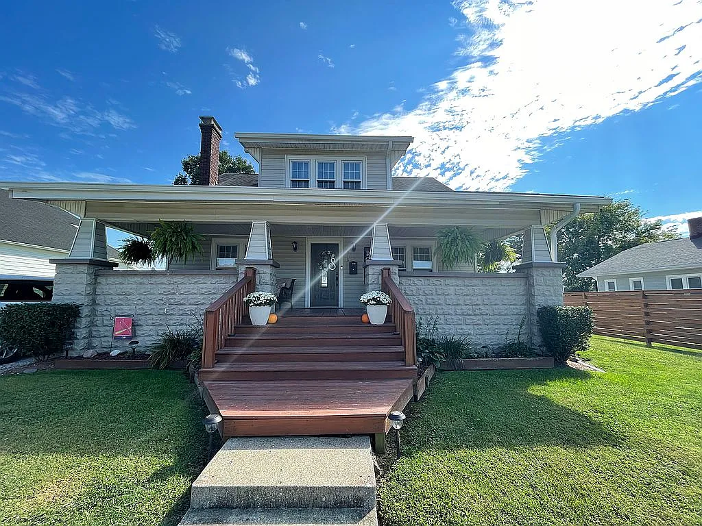 313 W Giles St photo 1