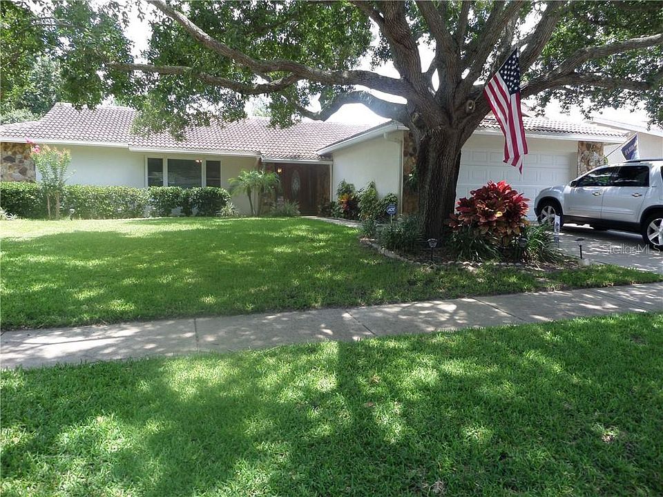 1st image of 488 Plover Pl