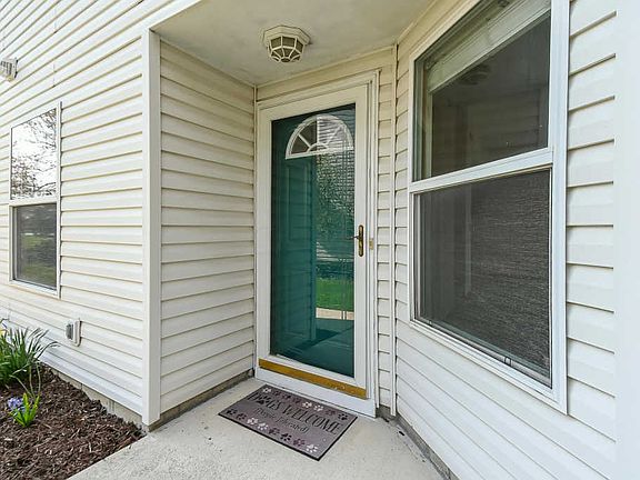 3rd image of 5880 Crystal Pond Blvd