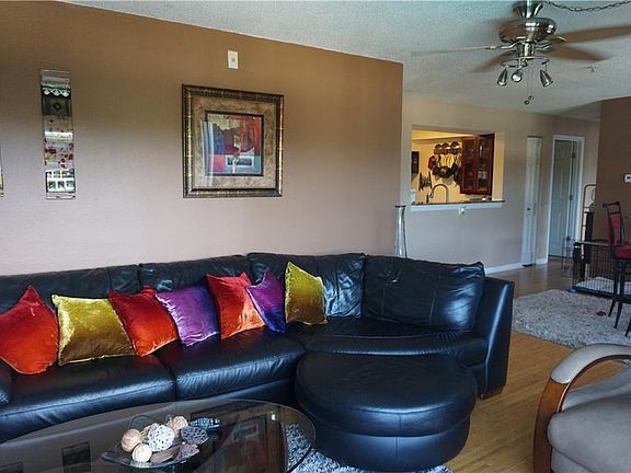 4th image of 406 S Cedar Ave #204