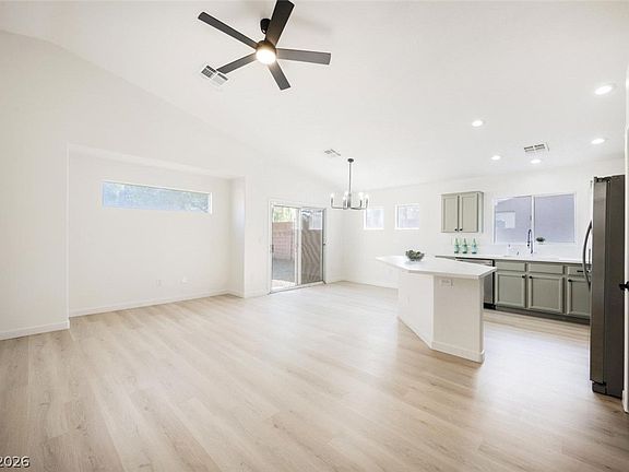 3rd image of 4209 W Delhi Ave