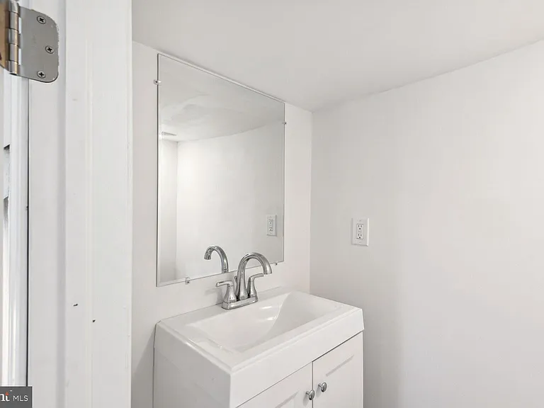 502 S Haven St — Photo 12