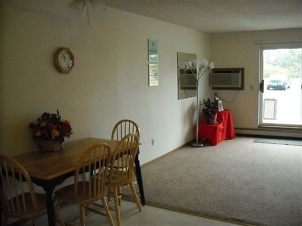 Ridgedale Square 002