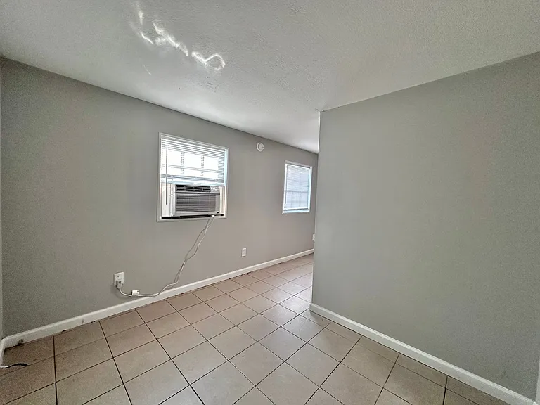 204 Courtyard Cir — Photo 107