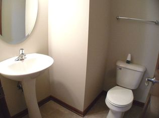 436 Old Orchard Ln, Poplar Grove, IL 61065