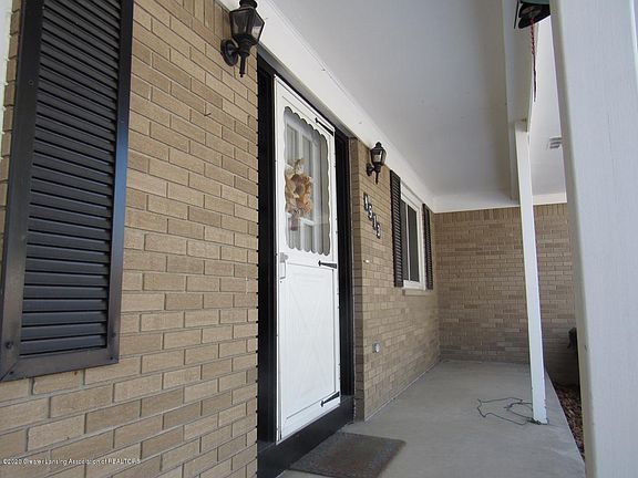 3rd image of 4913 Plum Hollow Dr