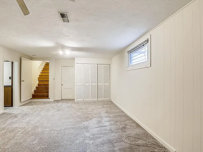 3503 E West Hwy — Photo 31