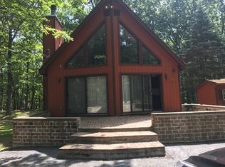 110 Inverness Ct, Milford, PA 18337