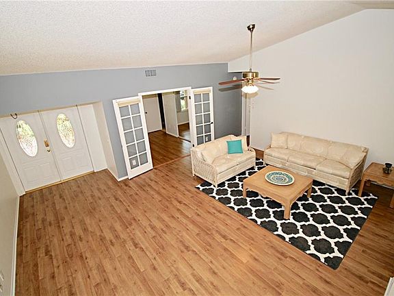 5th image of 7619 Pinemount Dr