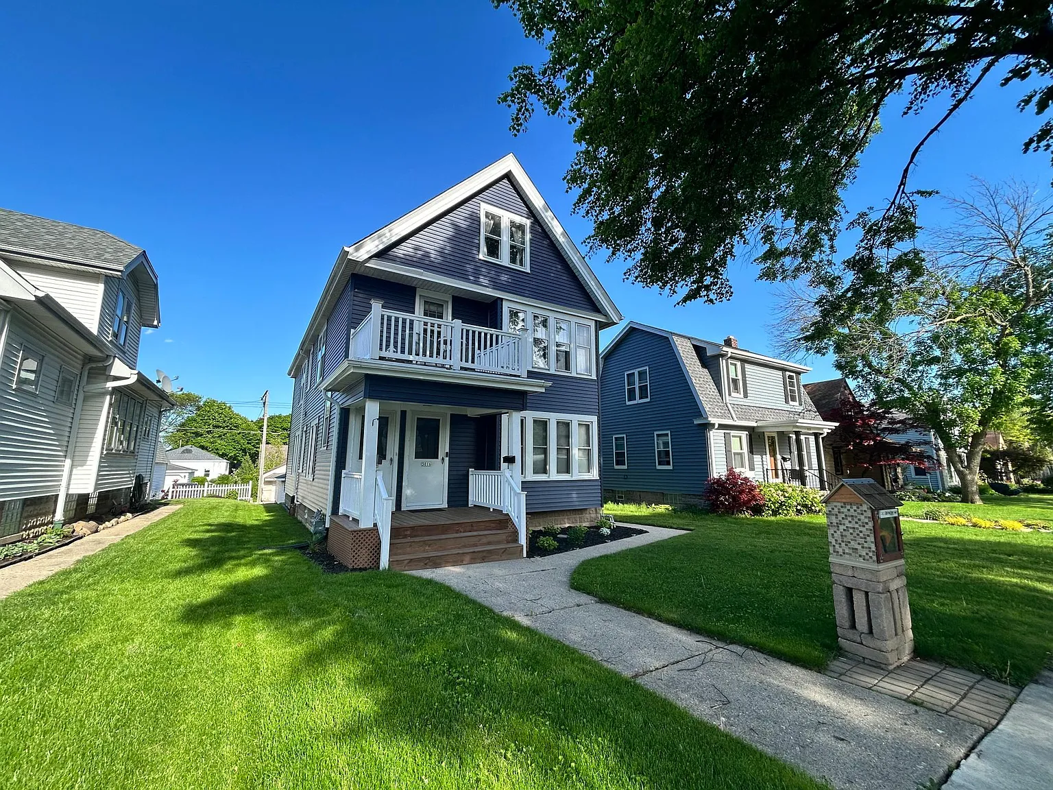 2 bed, 1100 sqft, $1,300 — Photo 3