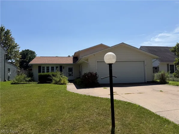 615 Bowling Green Cir, Elyria, OH 44035