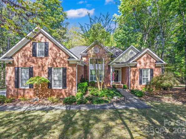 6143 Cedar Croft Dr, Charlotte, NC 28226