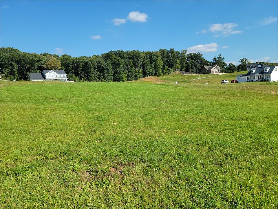 2nd image of 120 Buttercup Ln