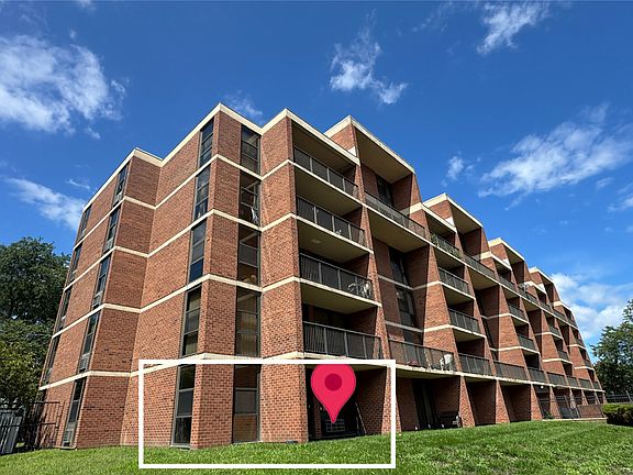 2nd image of 2921 S Michigan Ave APT 109