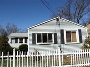 3 Chapman St, Southwick, MA 01077