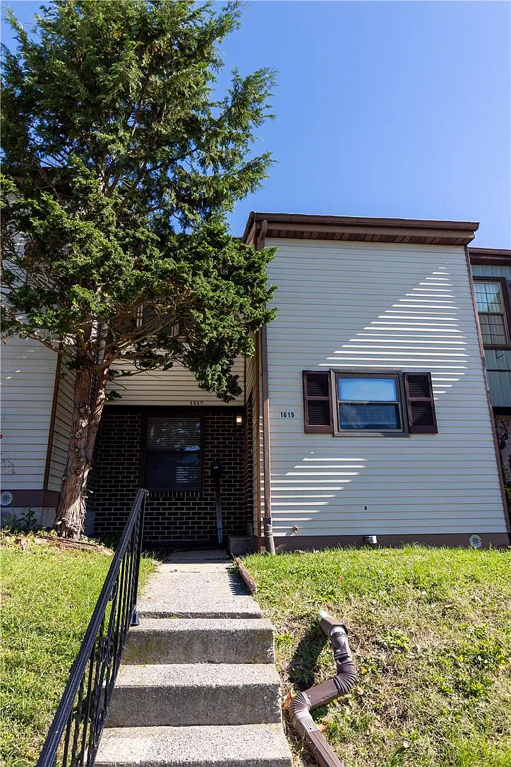 1619 Shenandoah Ct — Photo 2