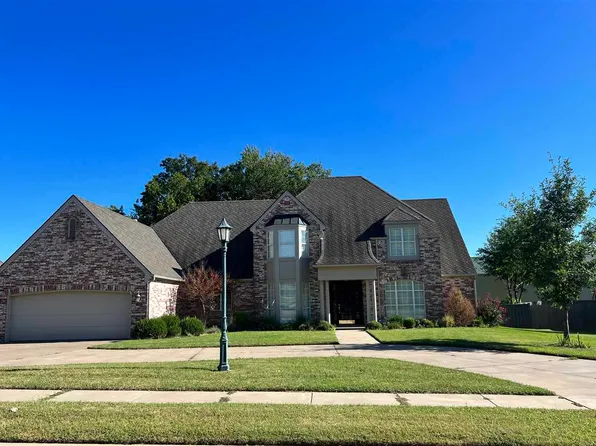 2304 Copperfield Cir, Ponca City, OK 74604