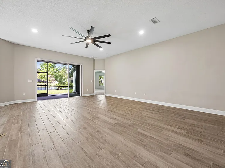 109 Angler Ln — Photo 4