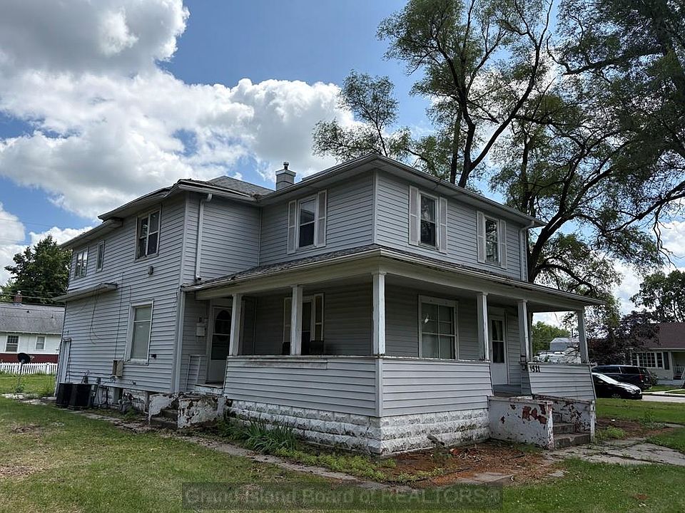 2nd image of 1521 W Charles St