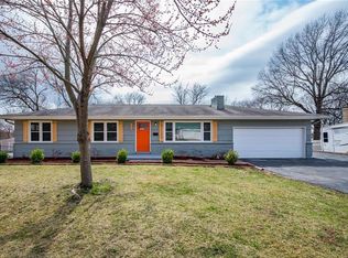 605 SW 4th Ter, Lees Summit, MO 64063