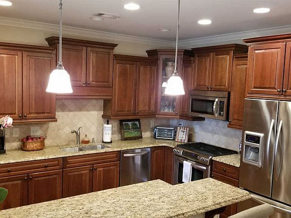 5th image of 1121 Regency Dr